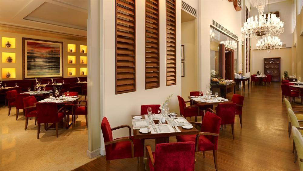 Le Meridien El-Huber Dış mekan fotoğraf The restaurant