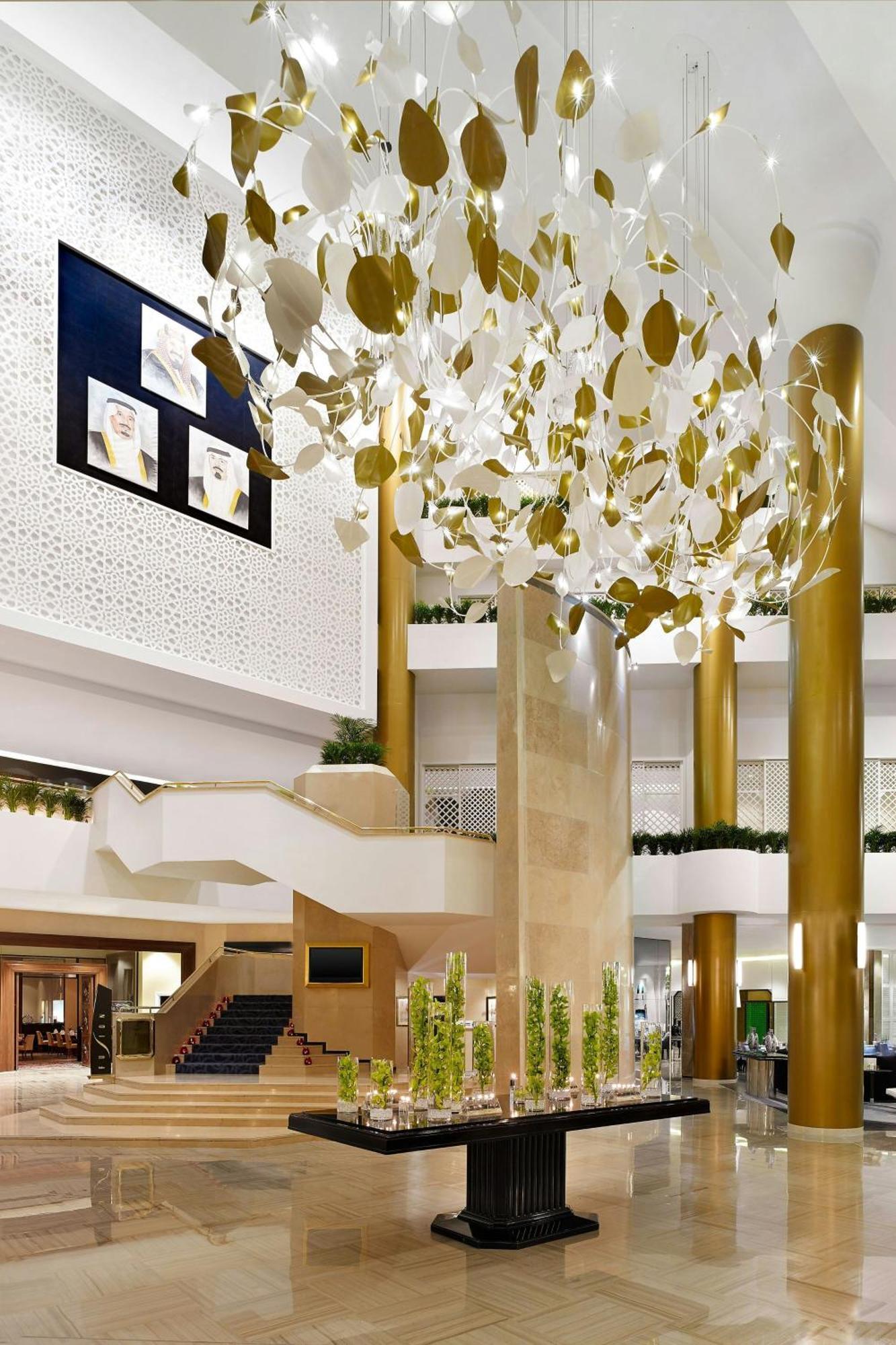 Le Meridien El-Huber Dış mekan fotoğraf The interior of the hotel