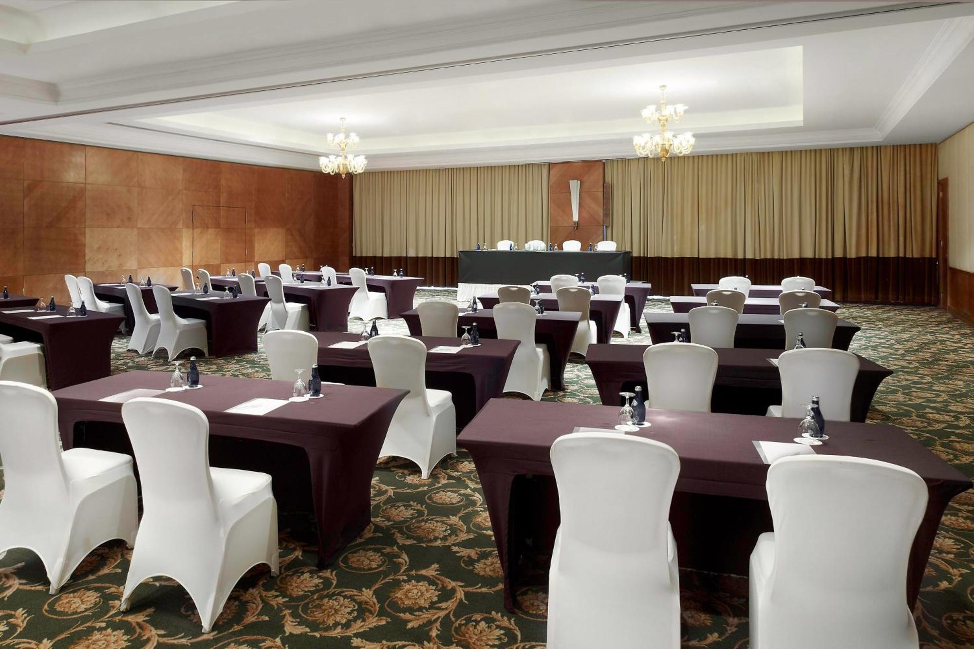 Le Meridien El-Huber Dış mekan fotoğraf Meeting room