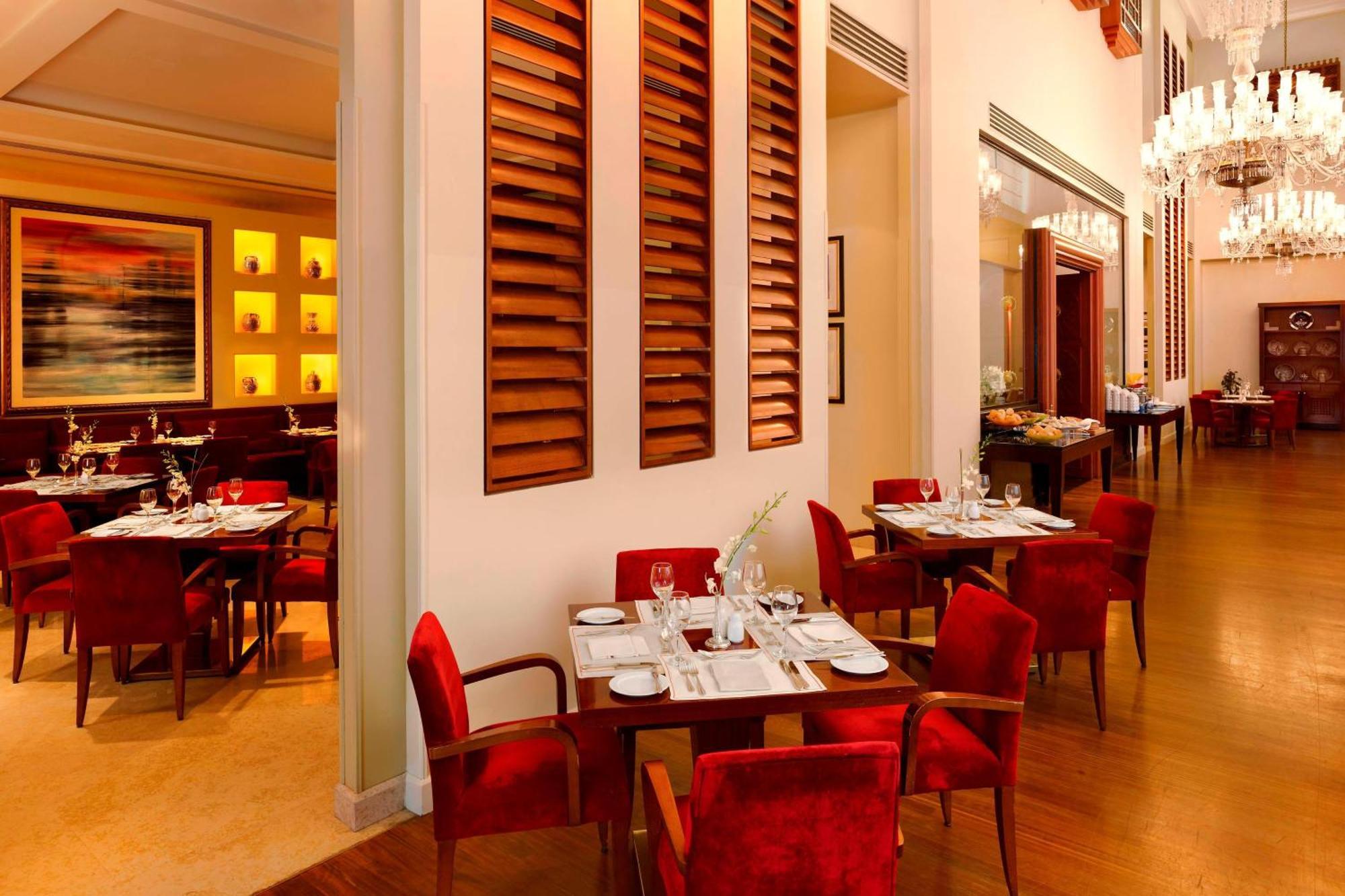 Le Meridien El-Huber Dış mekan fotoğraf The restaurant